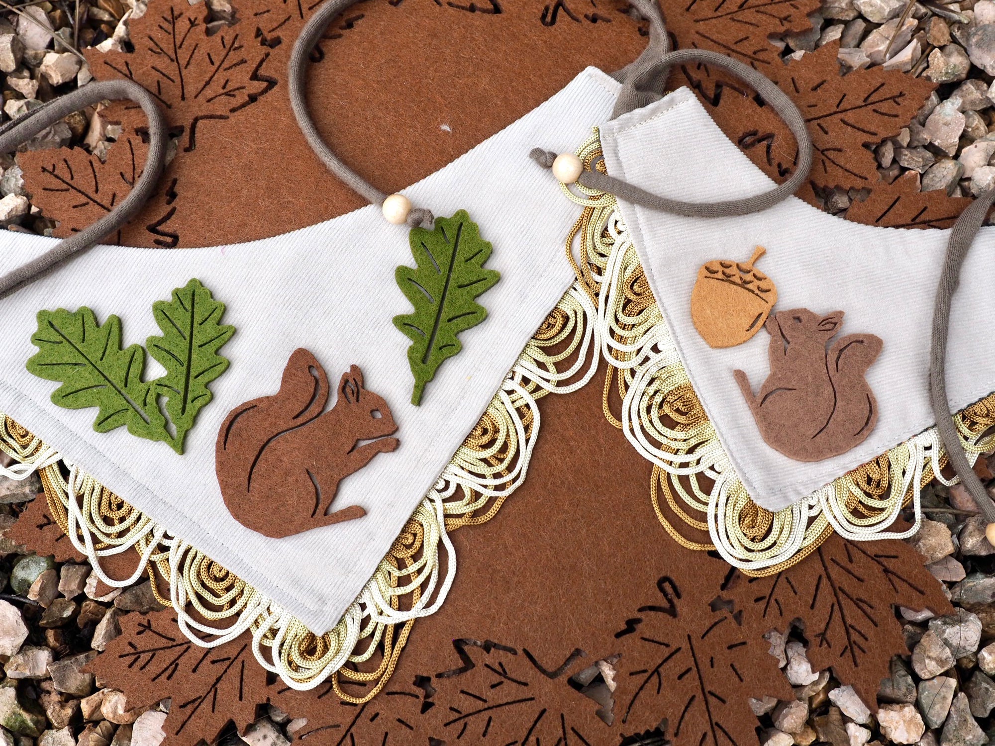 Herbst Eichhörnchen beige Cord Hundehalstuch Hunde Halstuch Hundebandana Hundemode Katzenmode Katzenaccessoires umweltfreundlich individuell handgemacht personalisiert